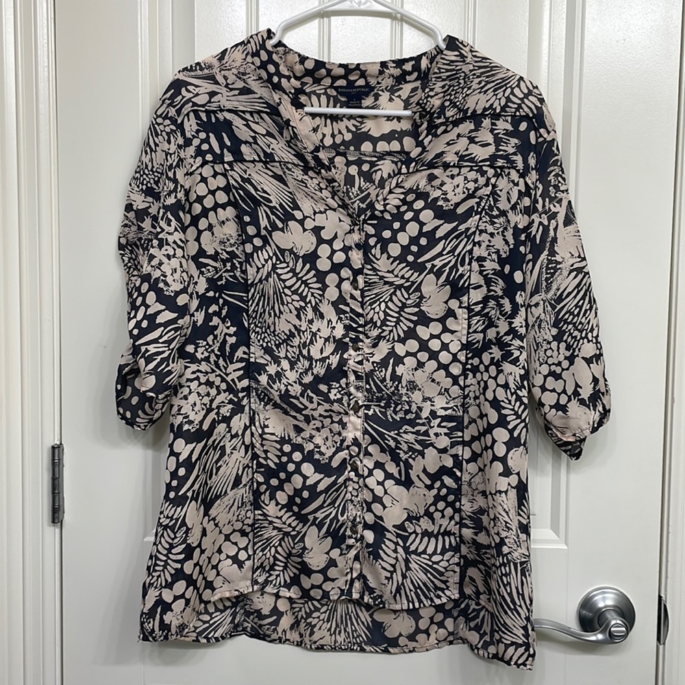 Banana Republic Tropical print button up blouse